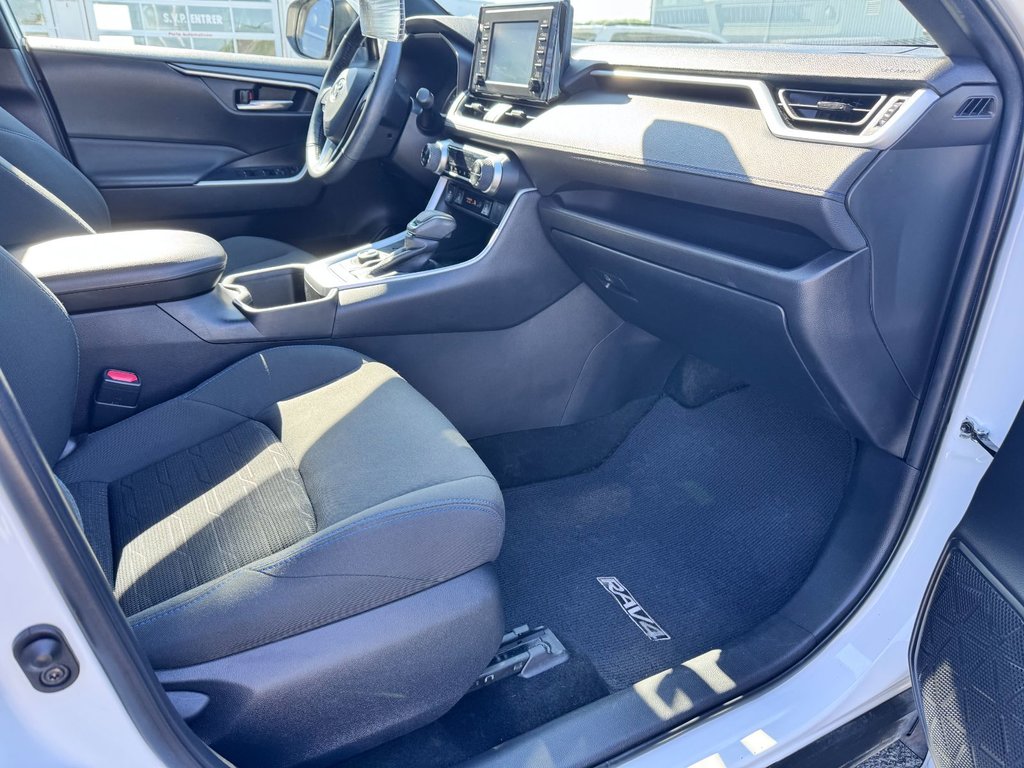 Toyota RAV4 Hybrid SE 2022 à Grand-Sault, Nouveau-Brunswick - 11 - w1024h768px