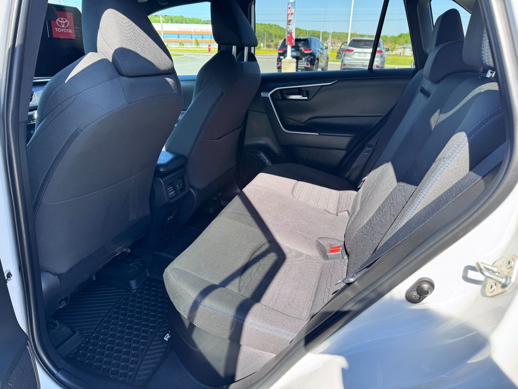 Toyota RAV4 Hybrid SE 2022 à Grand-Sault, Nouveau-Brunswick - 15 - w1024h768px