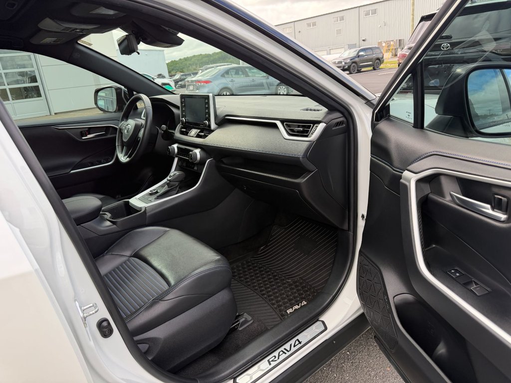 2022 Toyota RAV4 Hybrid XSE in Grand Falls, New Brunswick - 10 - w1024h768px