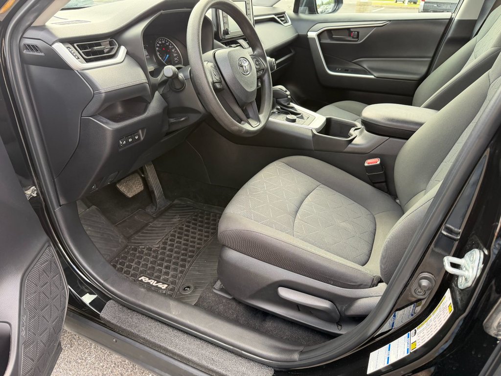 Toyota RAV4 Hybrid LE 2022 à Grand-Sault, Nouveau-Brunswick - 13 - w1024h768px