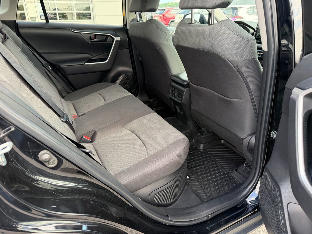 Toyota RAV4 Hybrid LE 2022 à Grand-Sault, Nouveau-Brunswick - 10 - w1024h768px