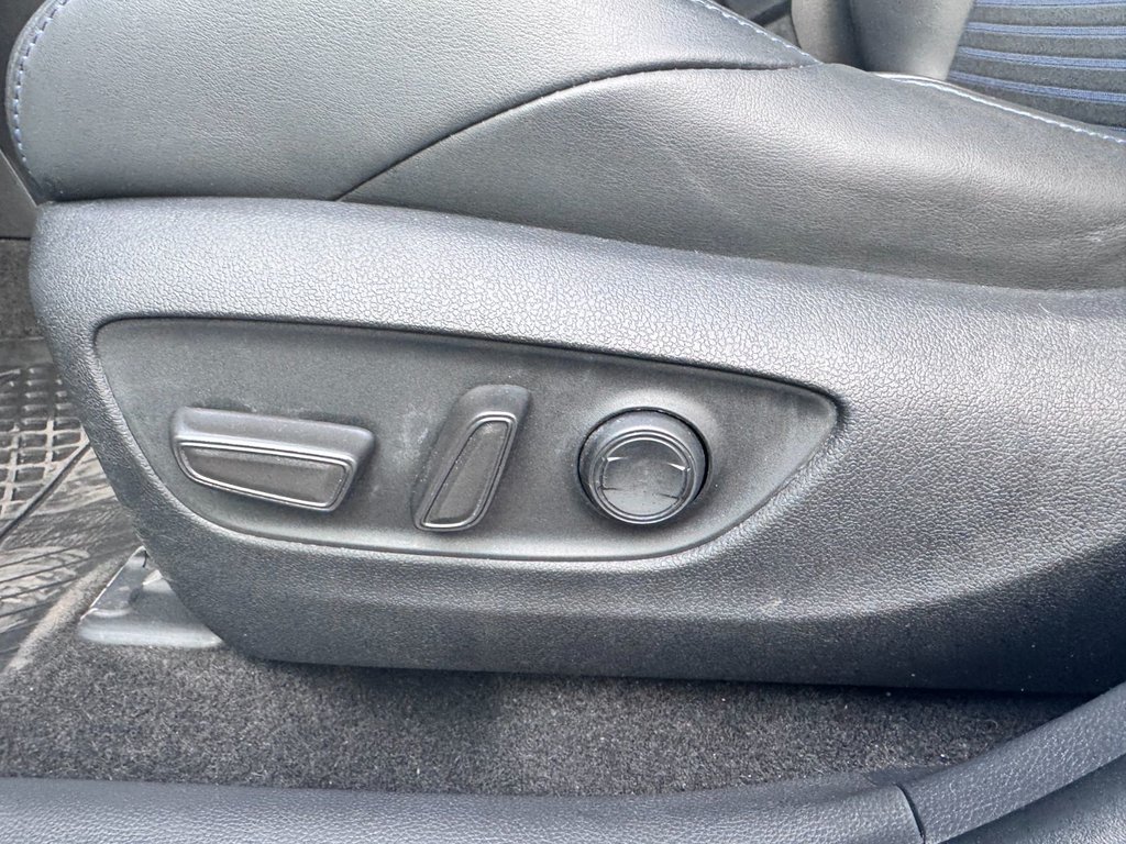 Toyota RAV4 Hybrid XSE 2023 à Grand-Sault, Nouveau-Brunswick - 18 - w1024h768px