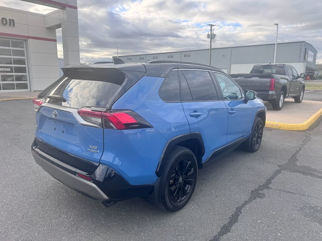 Toyota RAV4 Hybrid XSE 2023 à Grand-Sault, Nouveau-Brunswick - 3 - w1024h768px