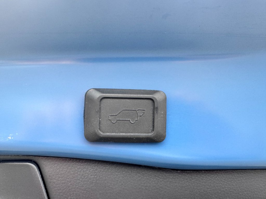 Toyota RAV4 Hybrid XSE 2023 à Grand-Sault, Nouveau-Brunswick - 13 - w1024h768px