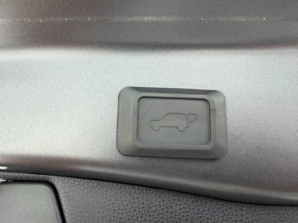 2023 Toyota RAV4 Hybrid XSE in Grand Falls, New Brunswick - 15 - w1024h768px