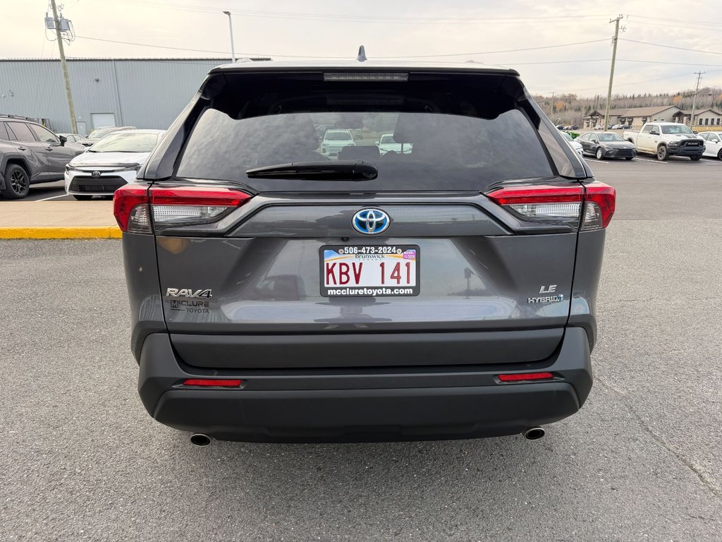 Toyota RAV4 Hybrid LE 2023 à Grand-Sault, Nouveau-Brunswick - 4 - w1024h768px