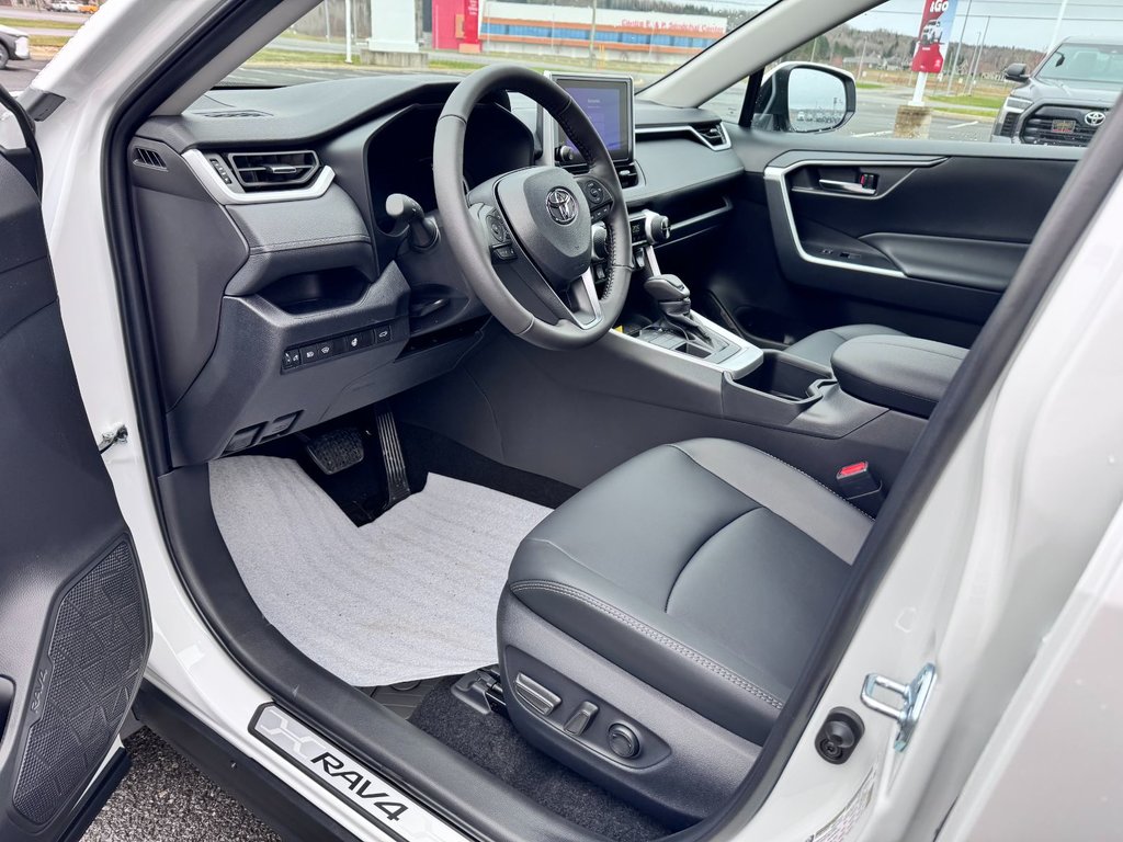 Toyota RAV4 XLE 2025 à Grand-Sault, Nouveau-Brunswick - 15 - w1024h768px