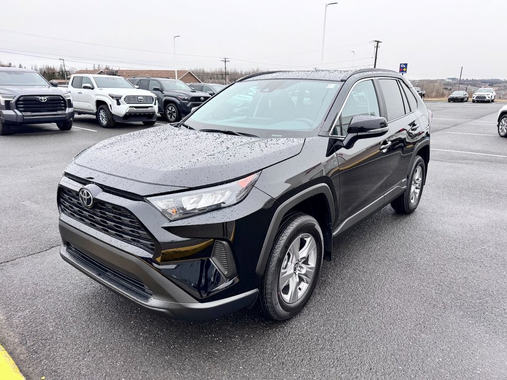 Toyota RAV4 Hybrid LE 2025 à Grand-Sault, Nouveau-Brunswick - 7 - w1024h768px