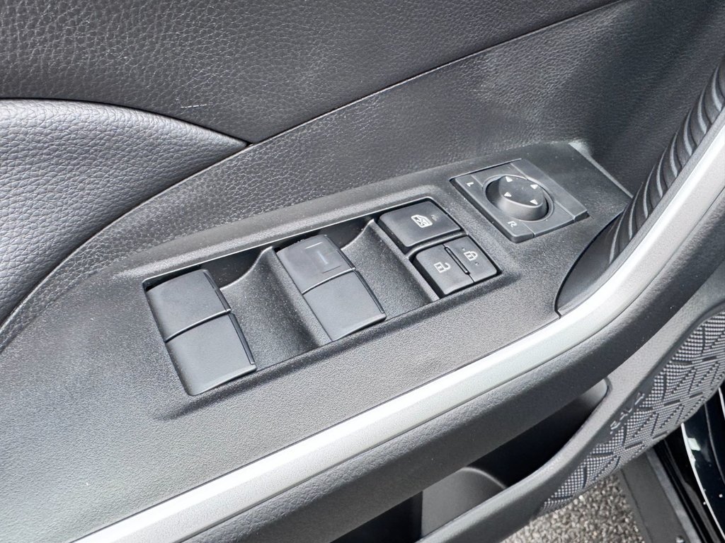Toyota RAV4 Hybrid LE 2025 à Grand-Sault, Nouveau-Brunswick - 16 - w1024h768px