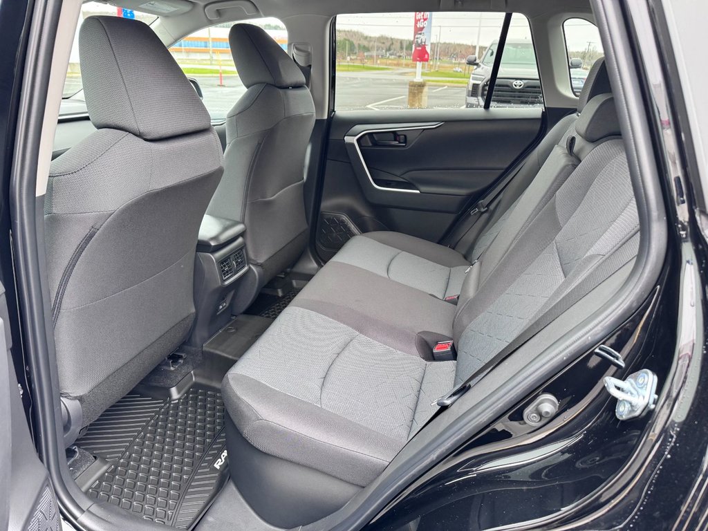 Toyota RAV4 Hybrid LE 2025 à Grand-Sault, Nouveau-Brunswick - 14 - w1024h768px