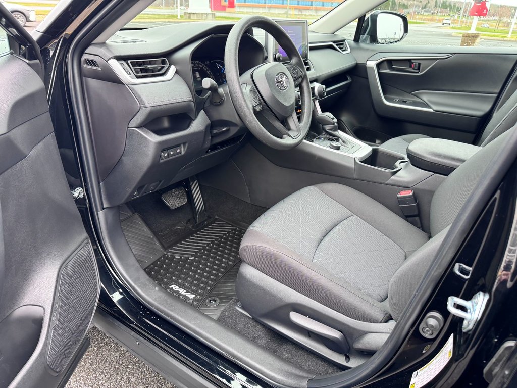 Toyota RAV4 Hybrid LE 2025 à Grand-Sault, Nouveau-Brunswick - 15 - w1024h768px
