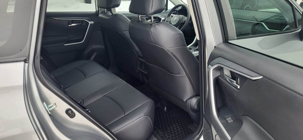 Toyota RAV4 XLE PREMIUM 2025 à Grand-Sault, Nouveau-Brunswick - 12 - w1024h768px