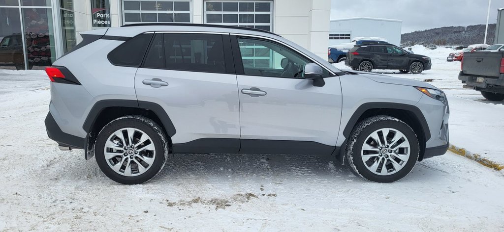 Toyota RAV4 XLE PREMIUM 2025 à Grand-Sault, Nouveau-Brunswick - 4 - w1024h768px