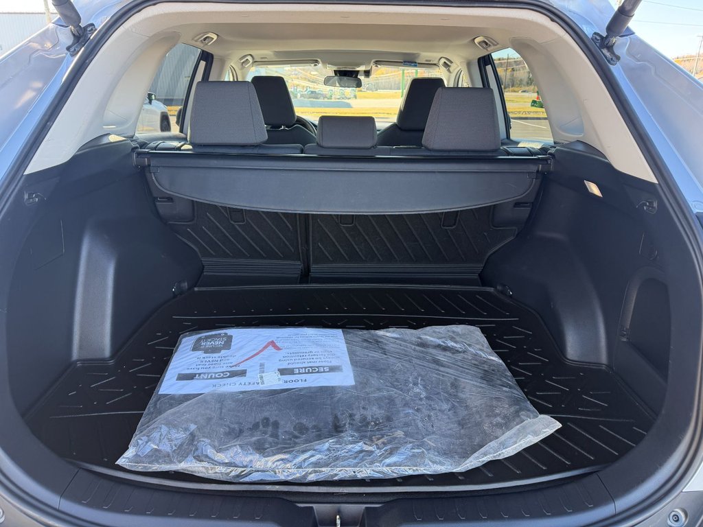 Toyota RAV4 Hybrid XLE 2025 à Grand-Sault, Nouveau-Brunswick - 12 - w1024h768px