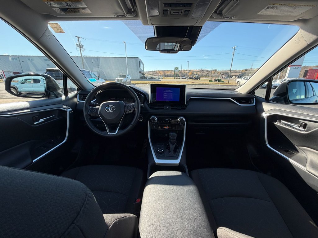 Toyota RAV4 Hybrid XLE 2025 à Grand-Sault, Nouveau-Brunswick - 21 - w1024h768px