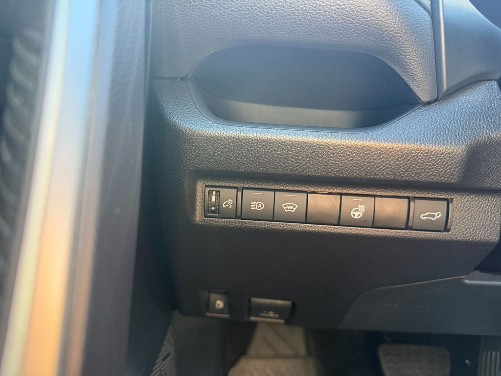 Toyota RAV4 Hybrid XLE 2025 à Grand-Sault, Nouveau-Brunswick - 15 - w1024h768px