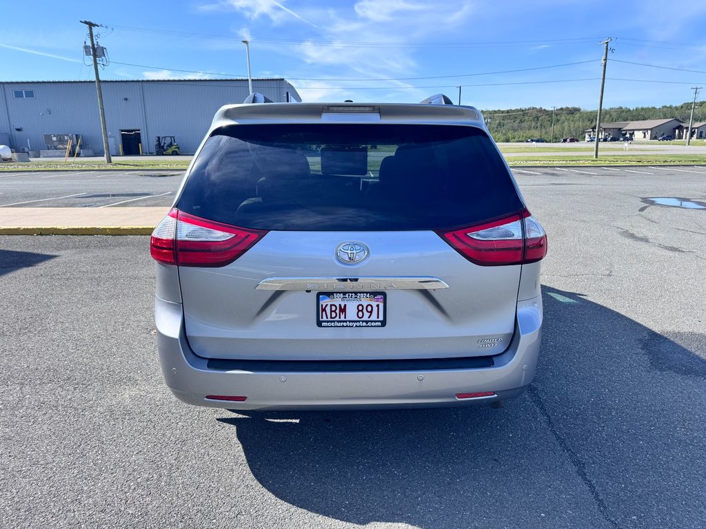 2017 Toyota Sienna LIMITED AWD in Grand Falls, New Brunswick - 4 - w1024h768px