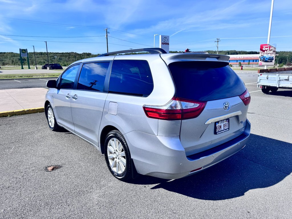 2017 Toyota Sienna LIMITED AWD in Grand Falls, New Brunswick - 5 - w1024h768px