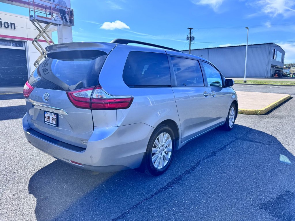 2017 Toyota Sienna LIMITED AWD in Grand Falls, New Brunswick - 3 - w1024h768px