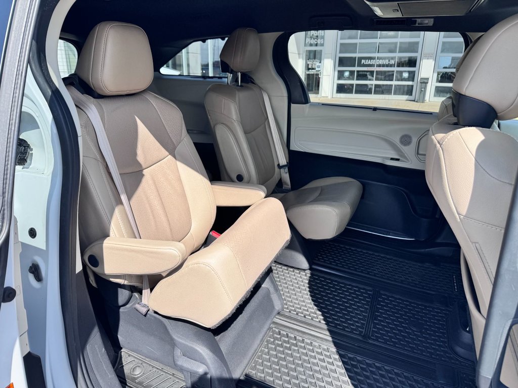 2021 Toyota Sienna LIMITED AWD in Grand Falls, New Brunswick - 11 - w1024h768px