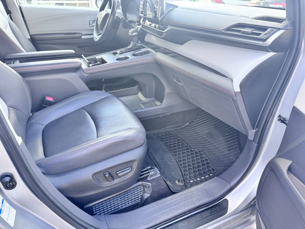 2022 Toyota Sienna HYBRID XSE in Grand Falls, New Brunswick - 10 - w1024h768px