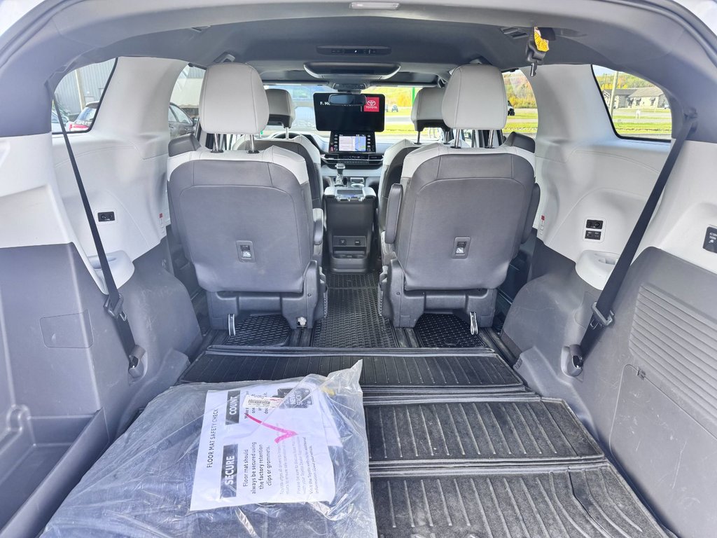2022 Toyota Sienna HYBRID XSE in Grand Falls, New Brunswick - 12 - w1024h768px