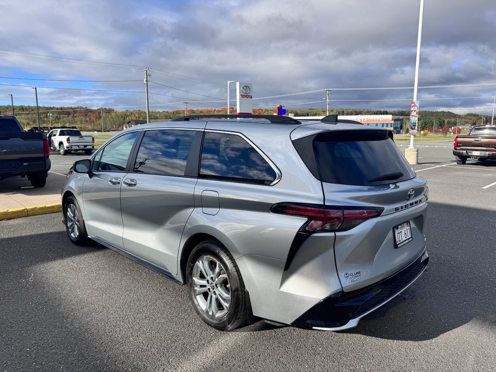 2022 Toyota Sienna HYBRID XSE in Grand Falls, New Brunswick - 5 - w1024h768px