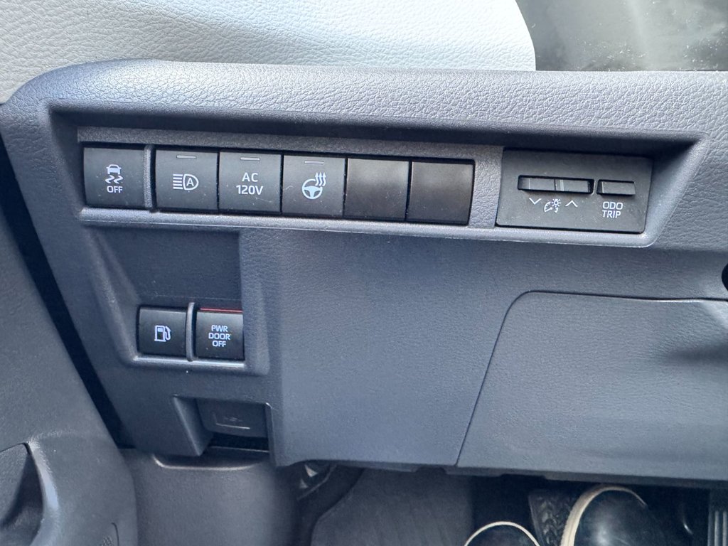 2022 Toyota Sienna HYBRID XSE in Grand Falls, New Brunswick - 18 - w1024h768px