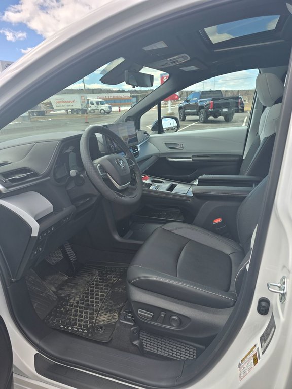 2025 Toyota Sienna XSE AWD in Grand Falls, New Brunswick - 15 - w1024h768px