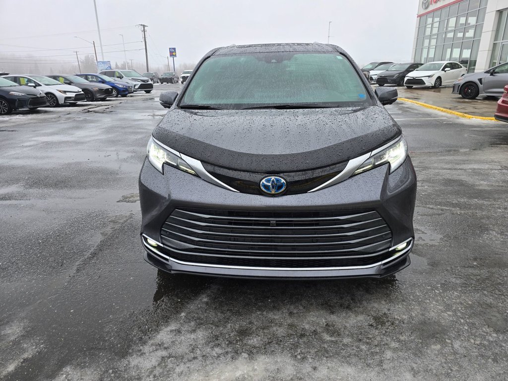 2025 Toyota Sienna LIMITED HYBRID in Grand Falls, New Brunswick - 10 - w1024h768px