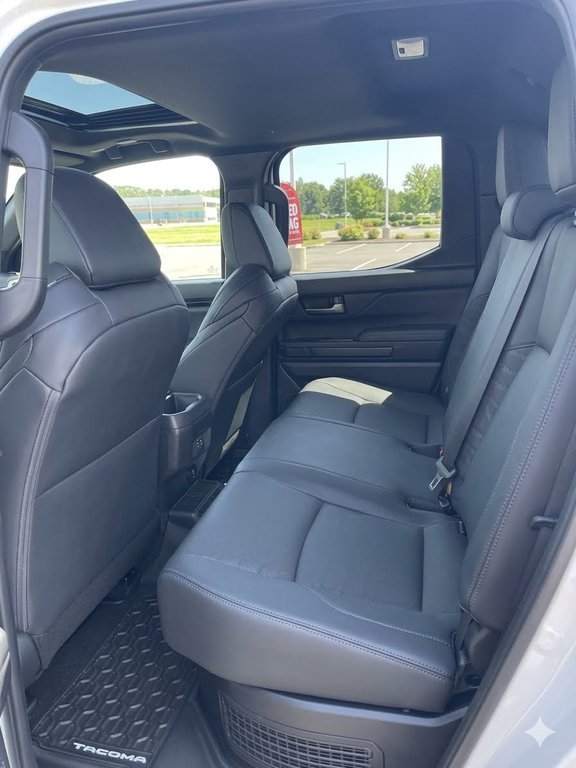 Toyota Tacoma Hybrid TRD Off Road Premium 2026 à Grand-Sault, Nouveau-Brunswick - 7 - w1024h768px