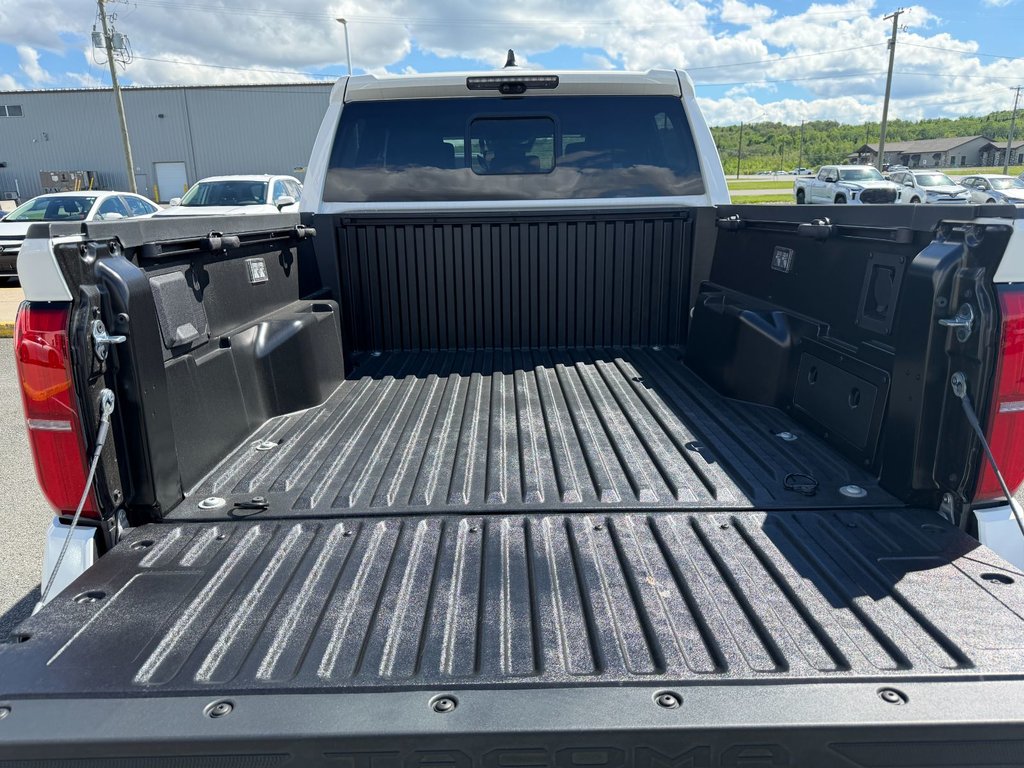 Toyota Tacoma Hybrid TRD Off Road Premium 2026 à Grand-Sault, Nouveau-Brunswick - 12 - w1024h768px