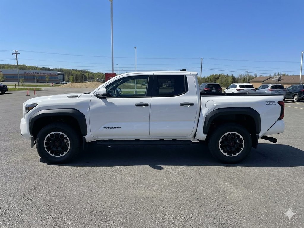 Toyota Tacoma Hybrid TRD Off Road Premium 2026 à Grand-Sault, Nouveau-Brunswick - 6 - w1024h768px