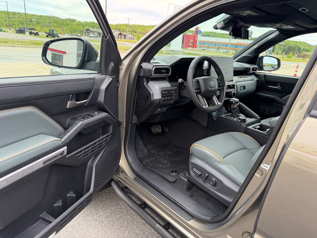 Toyota Tacoma Hybrid Trailhunter 2026 à Grand-Sault, Nouveau-Brunswick - 15 - w1024h768px
