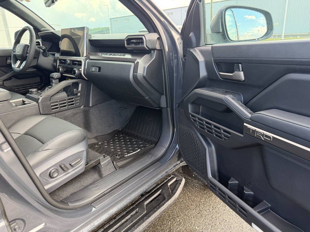 Toyota Tacoma Hybrid TRD Off Road Premium 2026 à Grand-Sault, Nouveau-Brunswick - 11 - w1024h768px