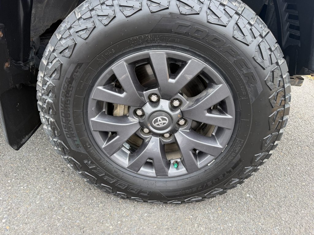 2023 Toyota Tacoma SR5 in Grand Falls, New Brunswick - 10 - w1024h768px