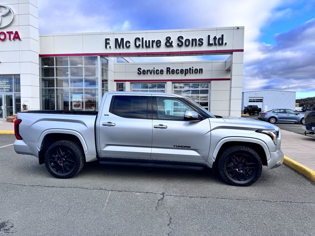 2022  Tundra CREWMAX SR in Grand Falls, New Brunswick - 3 - w1024h768px