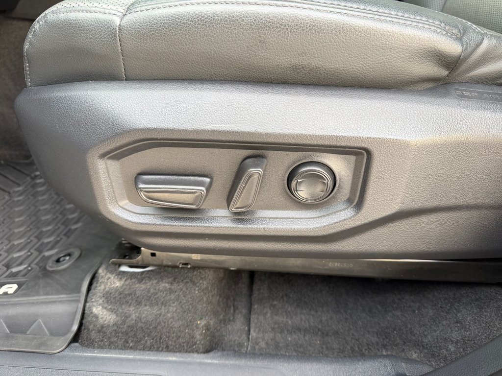 2023 Toyota Tundra Limited Hybrid in Grand Falls, New Brunswick - 17 - w1024h768px