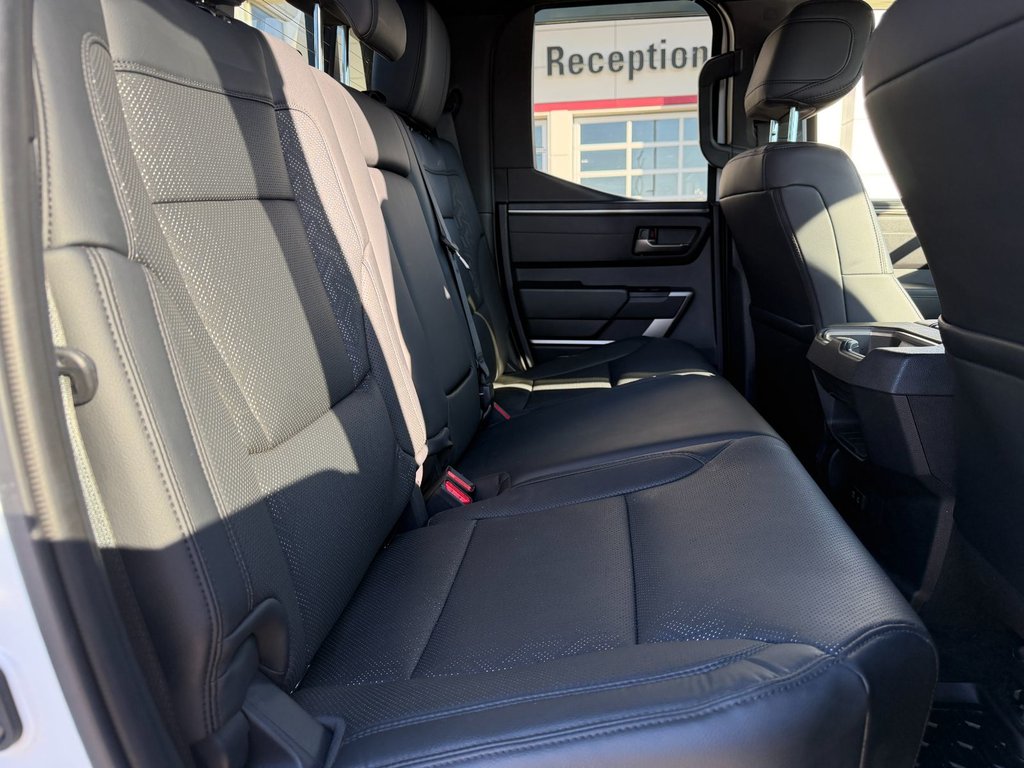 Toyota Tundra SR5 L 2025 à Grand-Sault, Nouveau-Brunswick - 11 - w1024h768px
