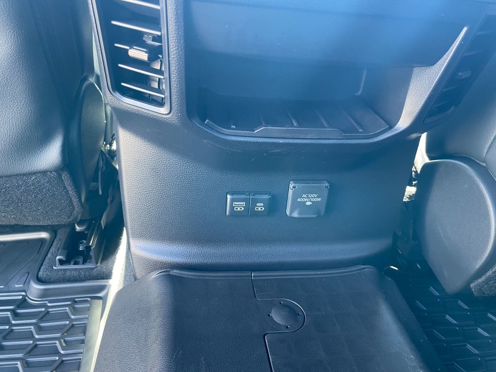 Toyota TUNDRA HYBRID CREWMAX LIMITED NIGHTSHADE 2026 à Grand-Sault, Nouveau-Brunswick - 13 - w1024h768px