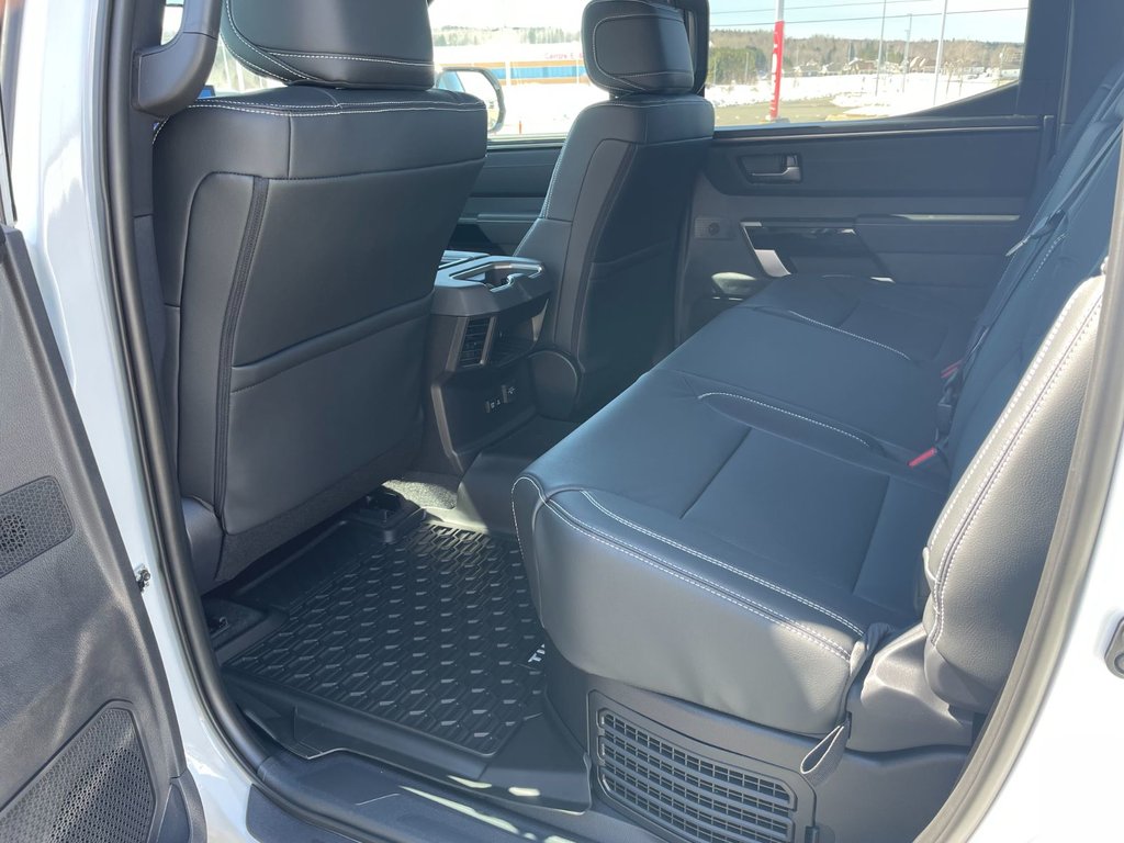Toyota TUNDRA HYBRID CREWMAX LIMITED NIGHTSHADE 2026 à Grand-Sault, Nouveau-Brunswick - 12 - w1024h768px