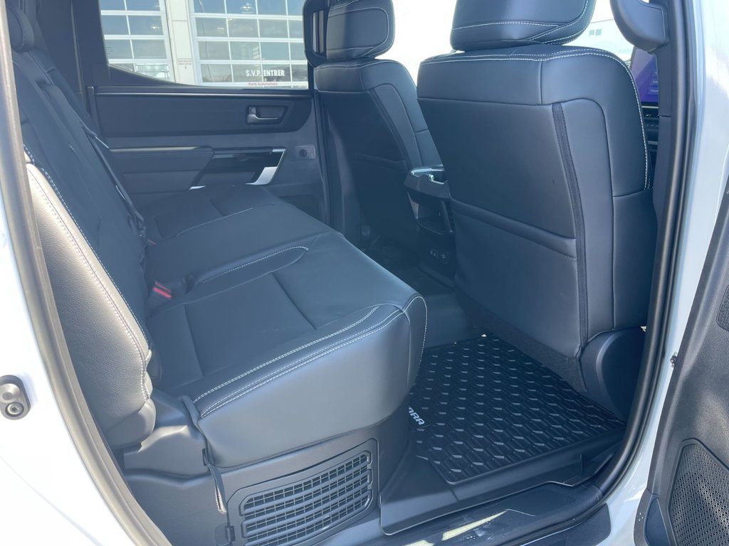 Toyota TUNDRA HYBRID CREWMAX LIMITED NIGHTSHADE 2026 à Grand-Sault, Nouveau-Brunswick - 11 - w1024h768px