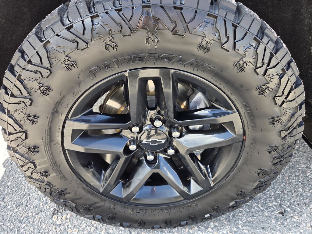 2022 Chevrolet Silverado 1500 Custom Trail Boss 4x4 in Mont-Laurier, Quebec - 9 - w1024h768px