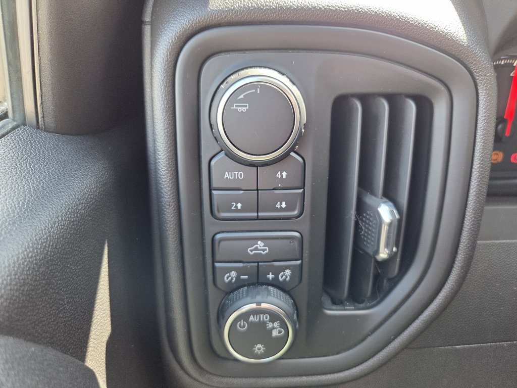 2022 Chevrolet Silverado 1500 Custom Trail Boss 4x4 in Mont-Laurier, Quebec - 15 - w1024h768px