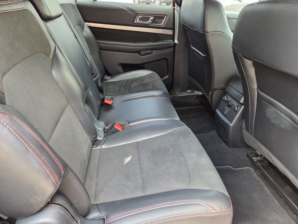 2018 Ford Explorer XLT (AWD) in Mont-Laurier, Quebec - 13 - w1024h768px