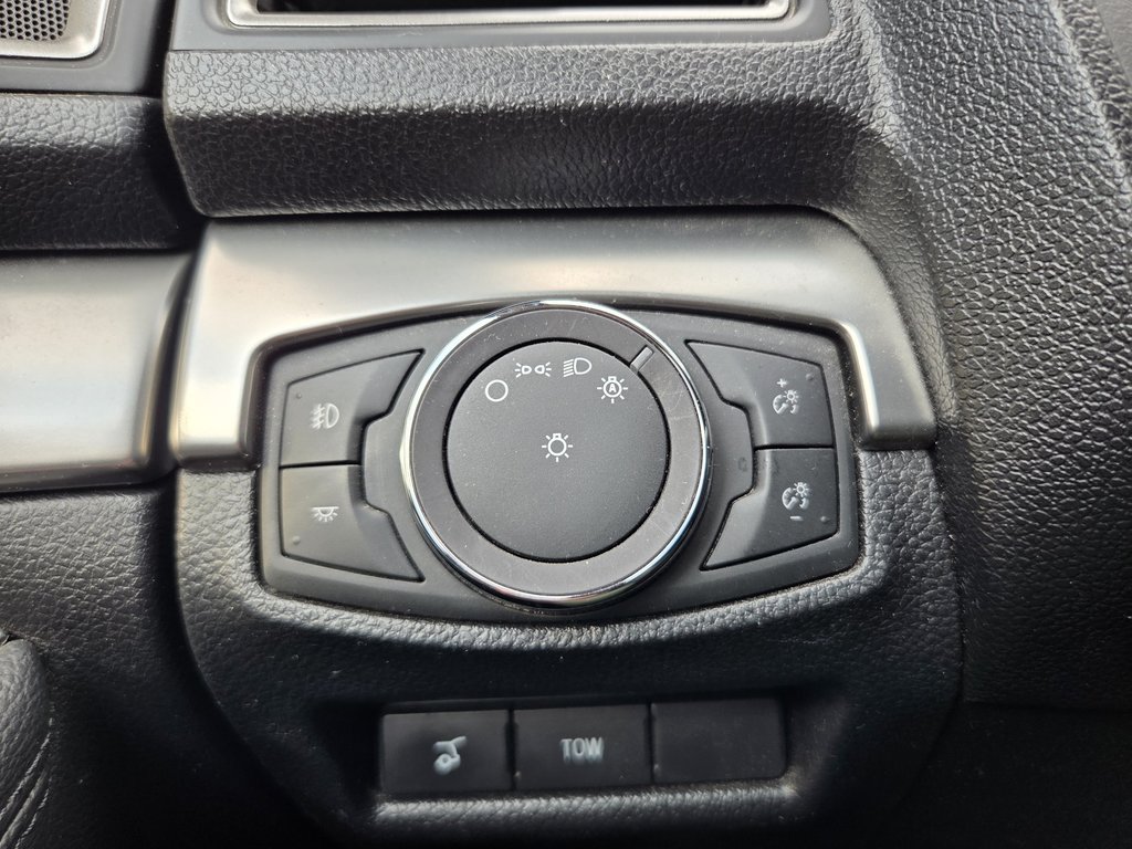 2018 Ford Explorer XLT (AWD) in Mont-Laurier, Quebec - 15 - w1024h768px