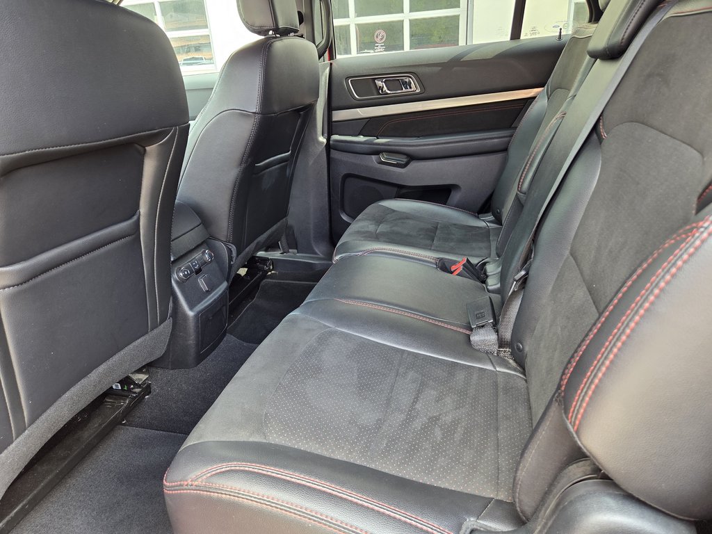 2018 Ford Explorer XLT (AWD) in Mont-Laurier, Quebec - 12 - w1024h768px