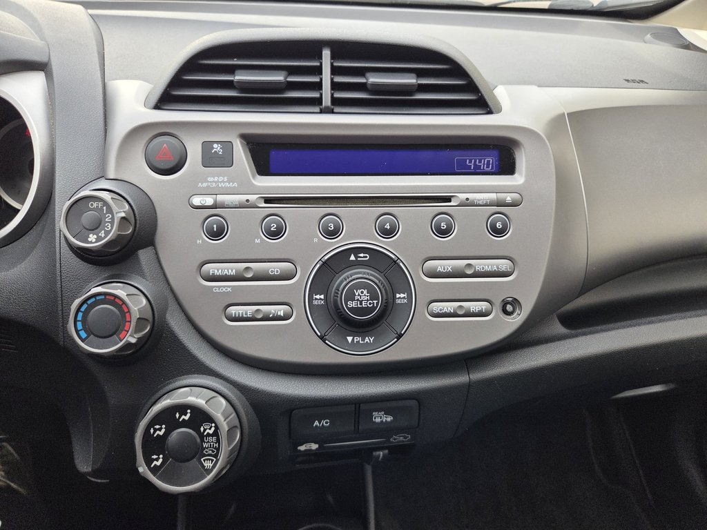 2012 Honda Fit LX (A/C) in Mont-Laurier, Quebec - 15 - w1024h768px