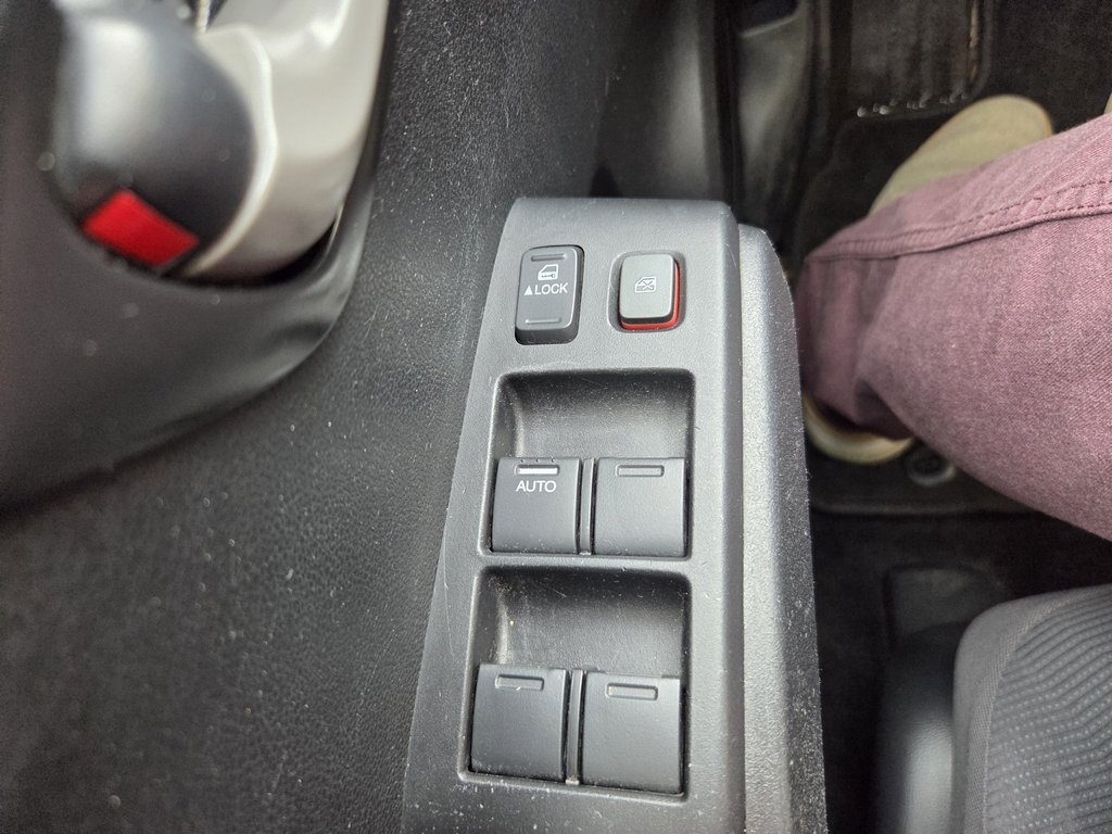 2012 Honda Fit LX (A/C) in Mont-Laurier, Quebec - 13 - w1024h768px