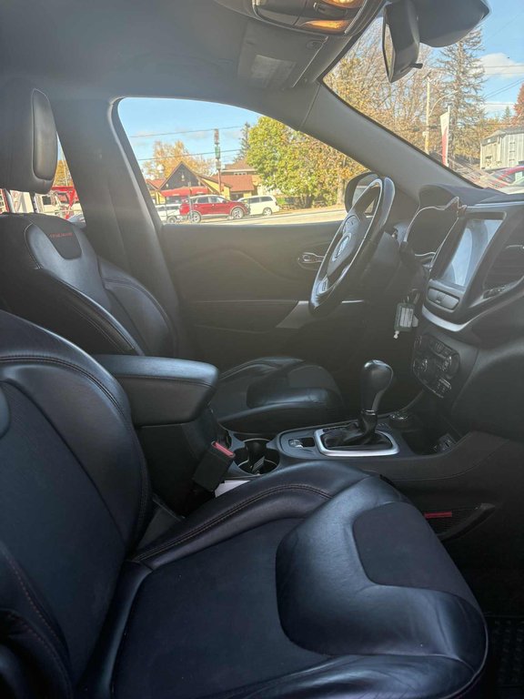 2018 Jeep Cherokee Trailhawk in Mont-Laurier, Quebec - 10 - w1024h768px